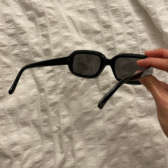 Urban Outfitters Lee rounded rectangle sunglasses - Picture 5 of 5